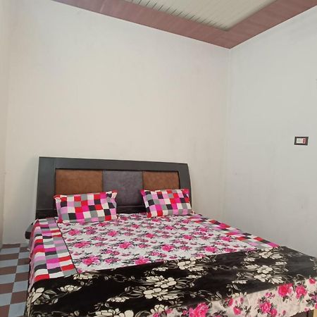 Keshav Narayan Home Stay 马图拉 外观 照片