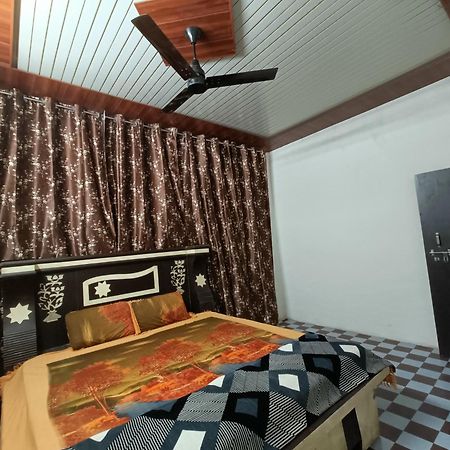 Keshav Narayan Home Stay 马图拉 外观 照片