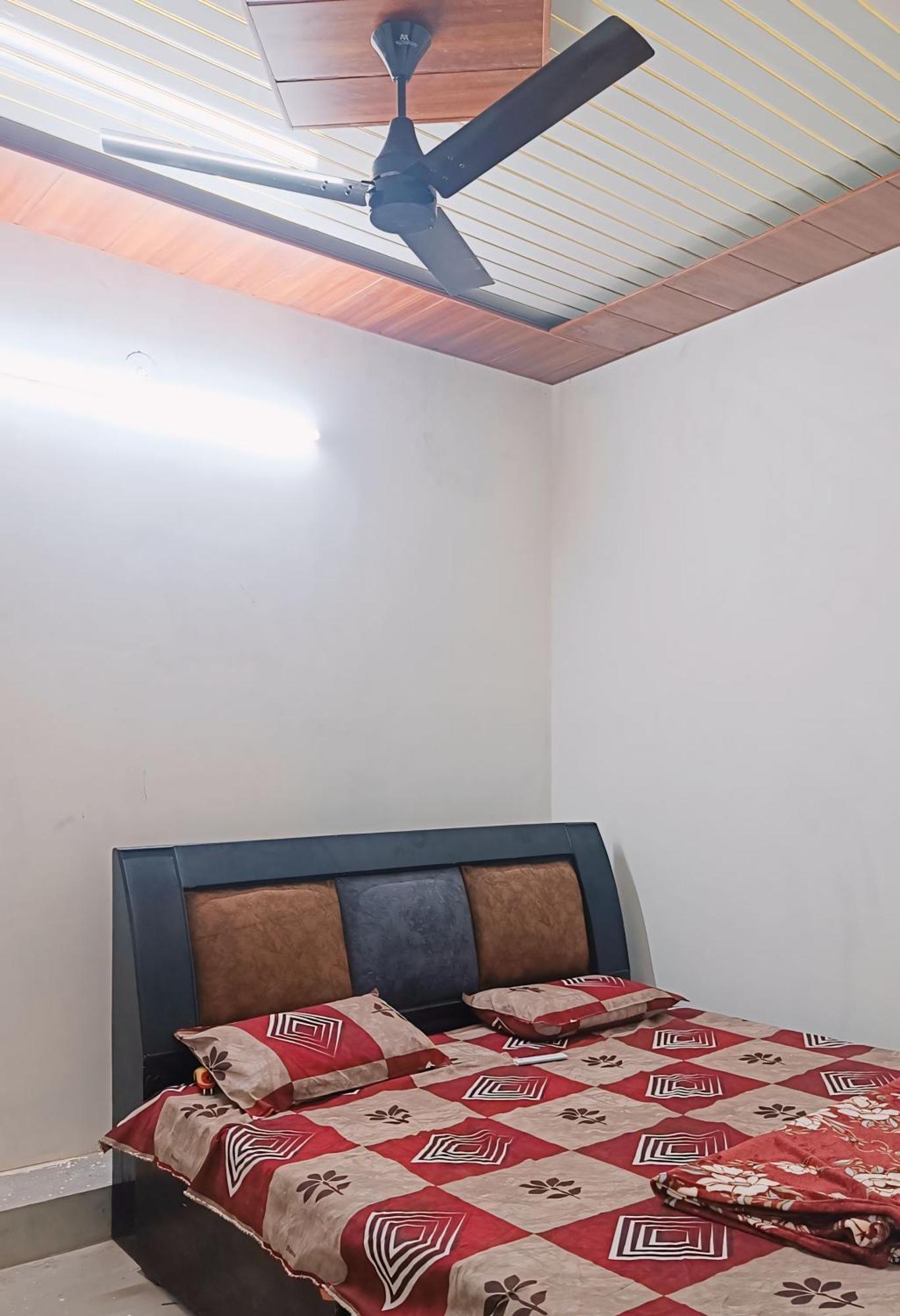 Keshav Narayan Home Stay 马图拉 外观 照片
