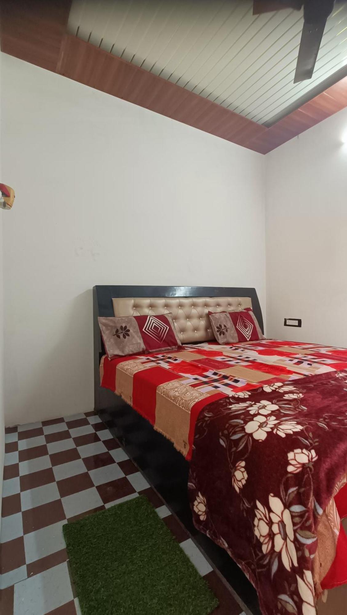 Keshav Narayan Home Stay 马图拉 外观 照片